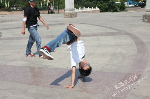 psbCAKOZVMF.jpg